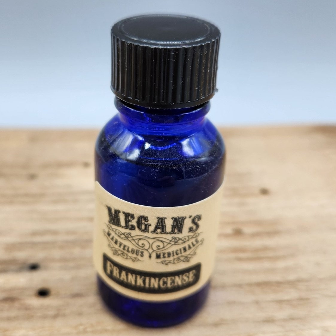 Frankincense Essential Oil – Pure Organic Essential Oil in Blue Glass – for Diffusers, DIY Blends & Aromatic Crafting