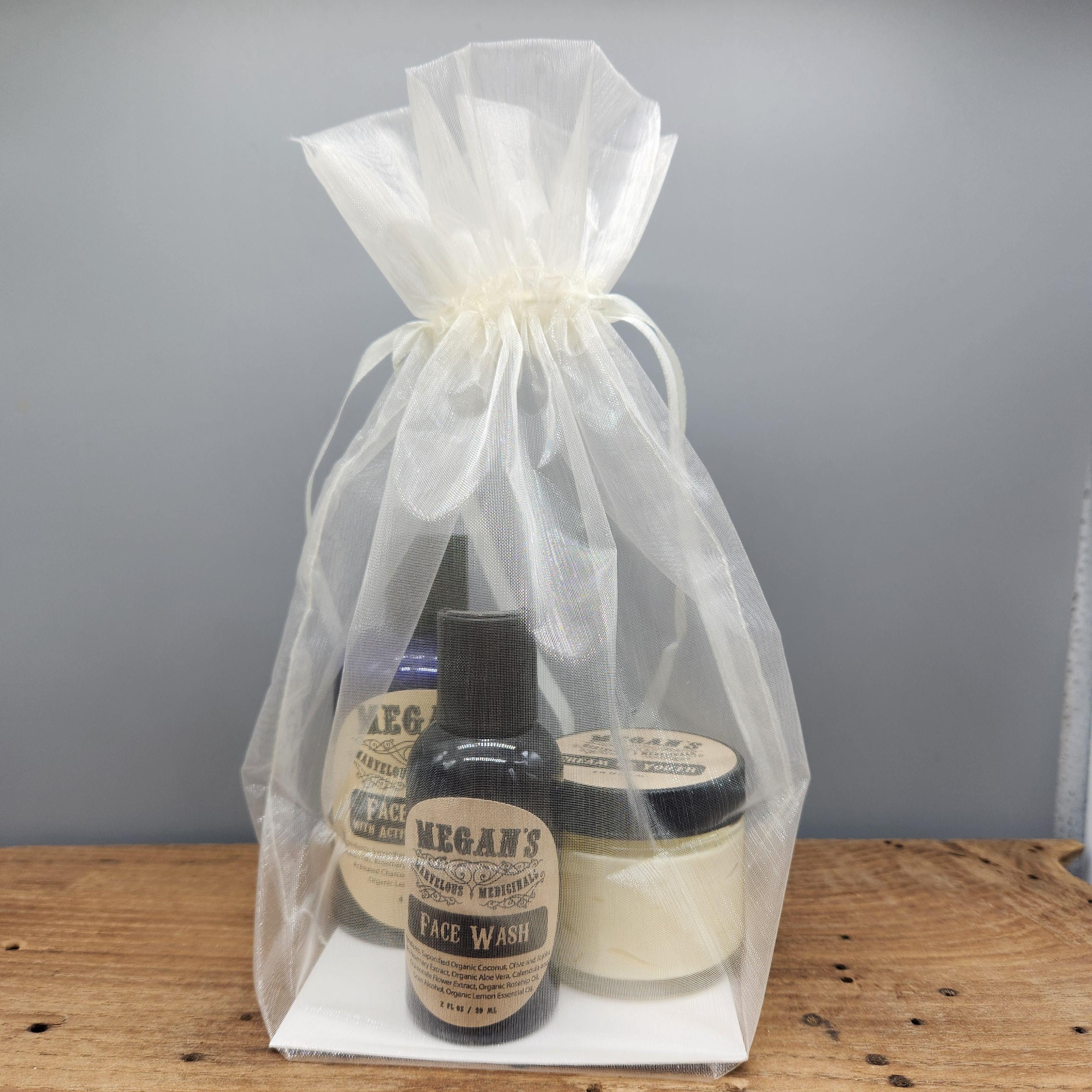 Face Care Gift Set, Face wash, cream of youth, no sulfates, rosehip oil, argan oil, vitamin E, calendula, pomegranate seed oil, gift bag